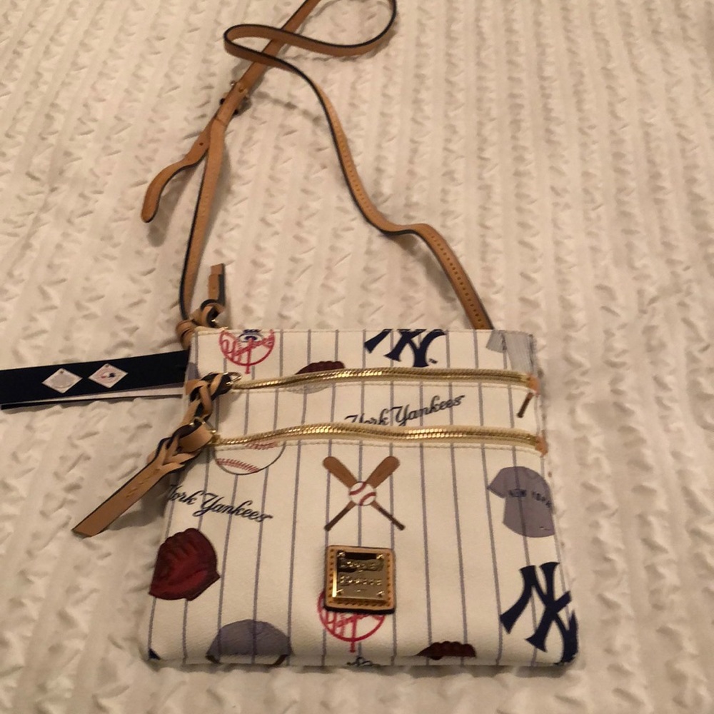 Yankees Triple Zip Crossbody Bag
